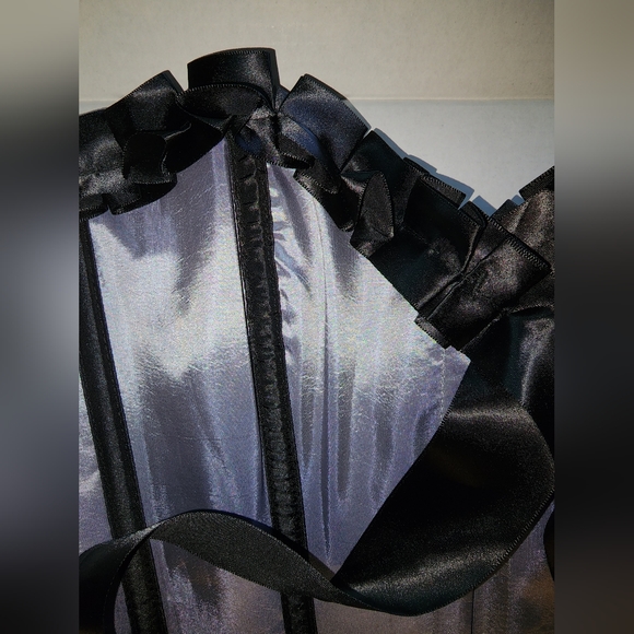 Satin boned Corset - Picture 2 of 4